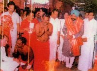 Rajiv Gandhi at yagna